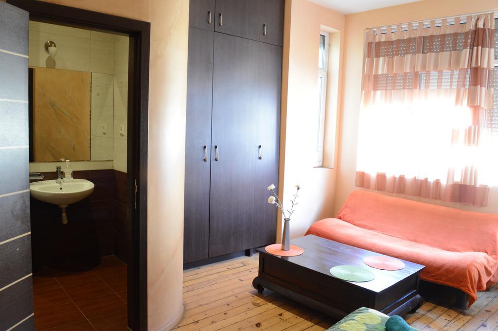 Elegance On A Budget - Rooms For Rent In Sofia Center Exterior foto
