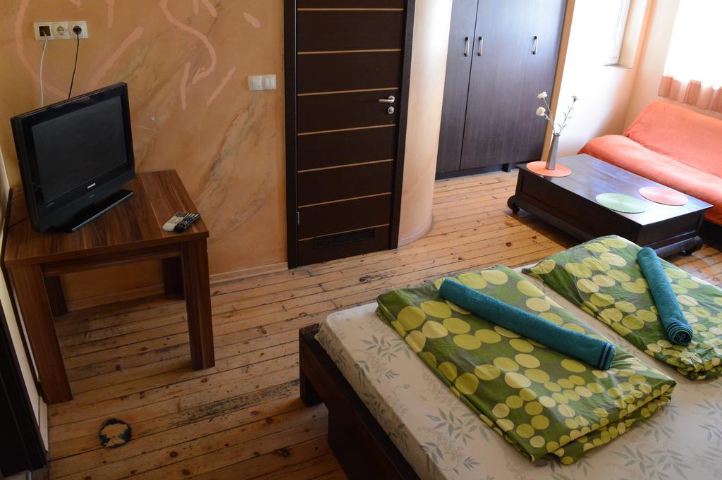 Elegance On A Budget - Rooms For Rent In Sofia Center Exterior foto
