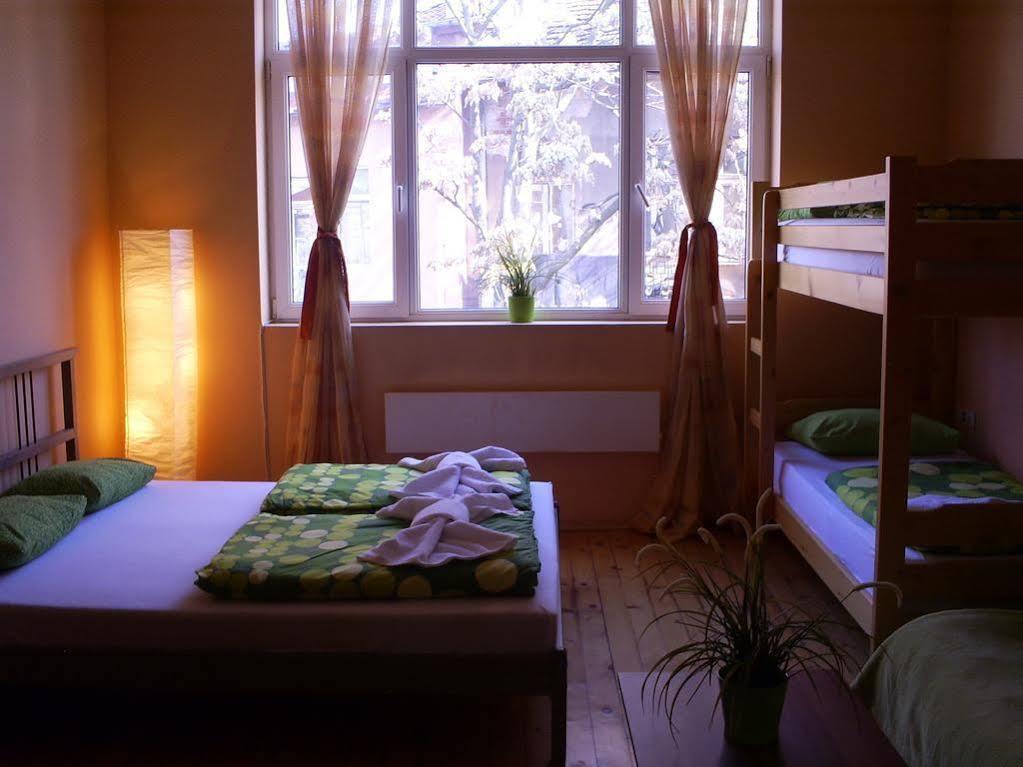 Elegance On A Budget - Rooms For Rent In Sofia Center Exterior foto